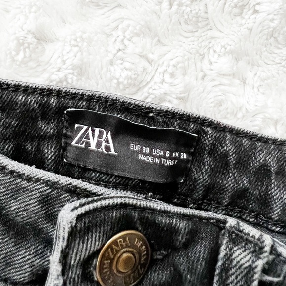 ZARA Faded Black High Rise Raw Hem Denim Jeans - Picture 8 of 13